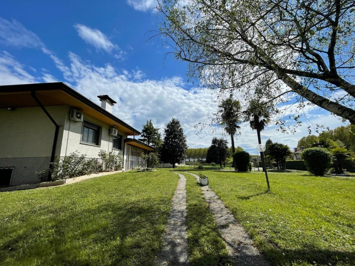 B&B Da Leone Palazzolo dello Stella Bagian luar foto